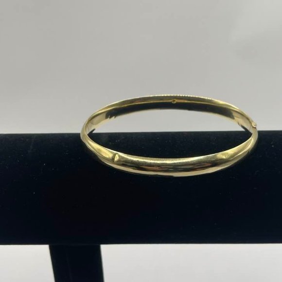 Eternalgold 14K Yellow Gold Oval Bangle Bracelet - Women - medium-large - Picture 9 of 16